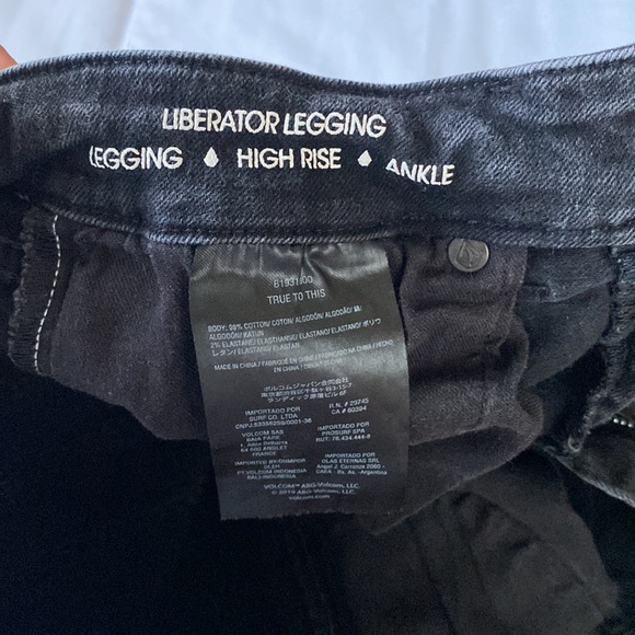 Black Volcom Skinny Jeans Size 29 - Picture 6 of 6